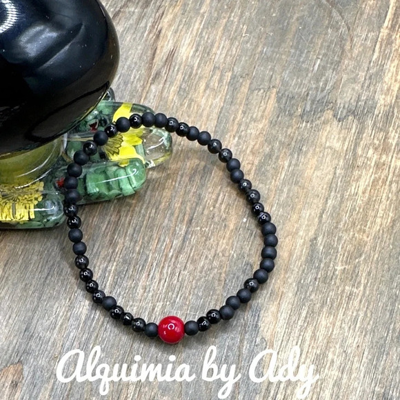 Alquimia Black and Red Beaded Bracelet - Picture 1 of 6